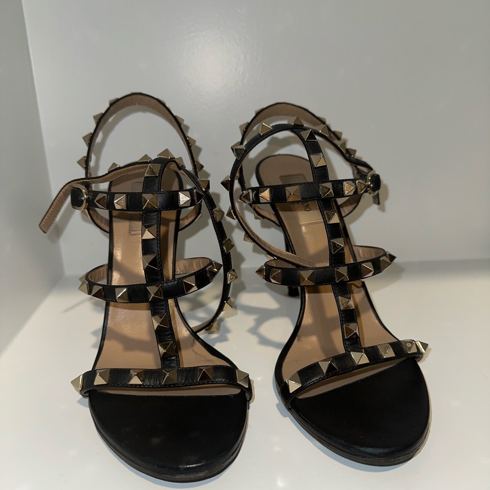 VALENTINO ROCKSTUD CALFSKIN ANKLE STRAP SANDAL 100 MM BLACK HEELS